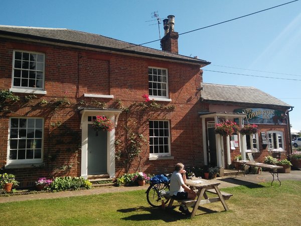 A view of the  Flowerpots Inn, Cheriton